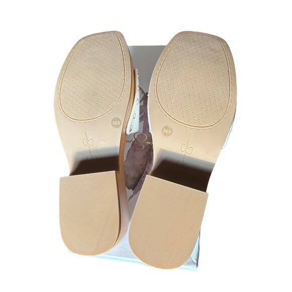 NWT Jessica Simpson Women’s Rexile White Studded Clogs Size 8.5 M Comfort Slip-O - Picture 6 of 7